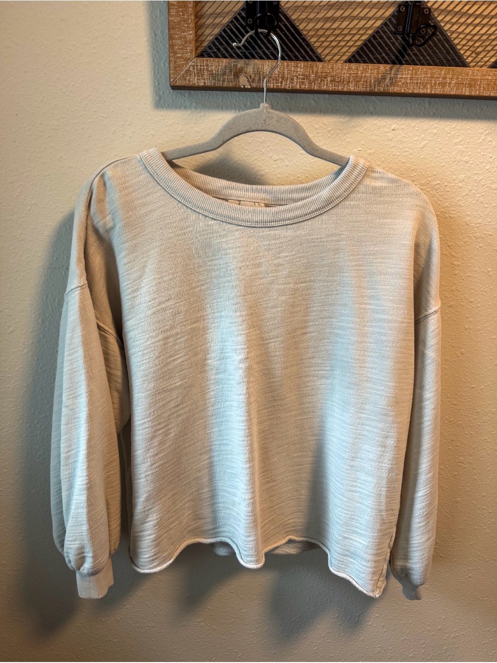 Universal Cropped Thread Boxy Crewneck Sweatshirt - Cream